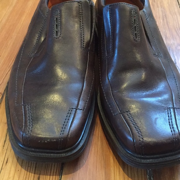 Men’s brown leather Clarks slip on shoes size 8.5W - Picture 2 of 5